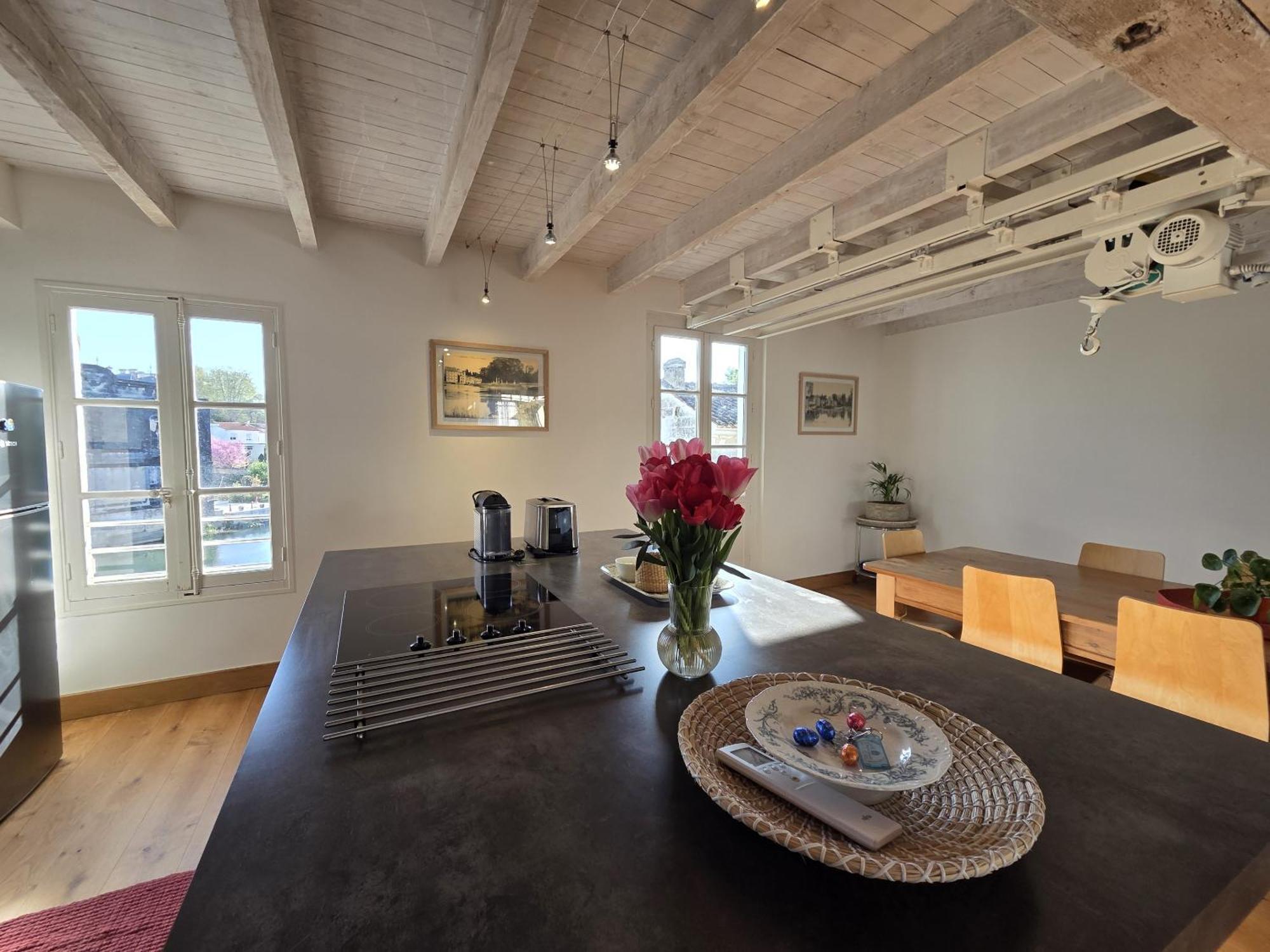 Quai 3 Loft Moderne Et Lumineux Les Pieds Dans L'Eau Apartman Jarnac Szoba fotó