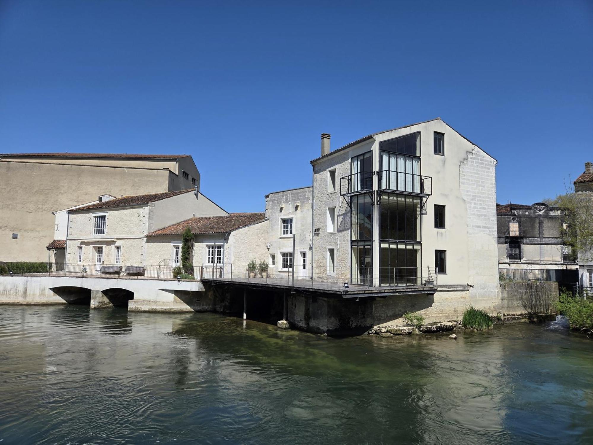 Quai 3 Loft Moderne Et Lumineux Les Pieds Dans L'Eau Apartman Jarnac Kültér fotó