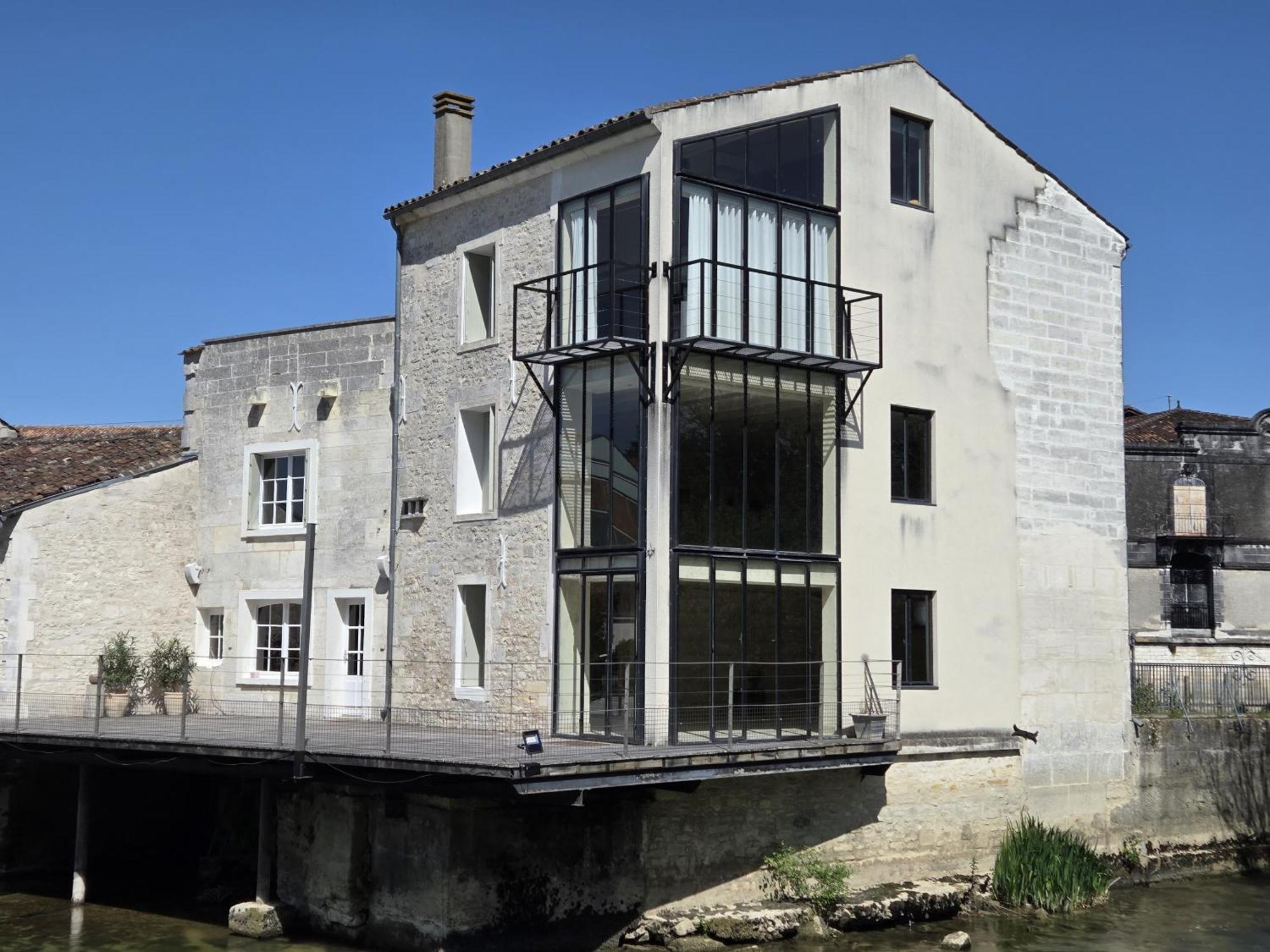 Quai 3 Loft Moderne Et Lumineux Les Pieds Dans L'Eau Apartman Jarnac Kültér fotó